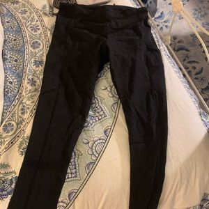 Lululemon black leggings with side pockets